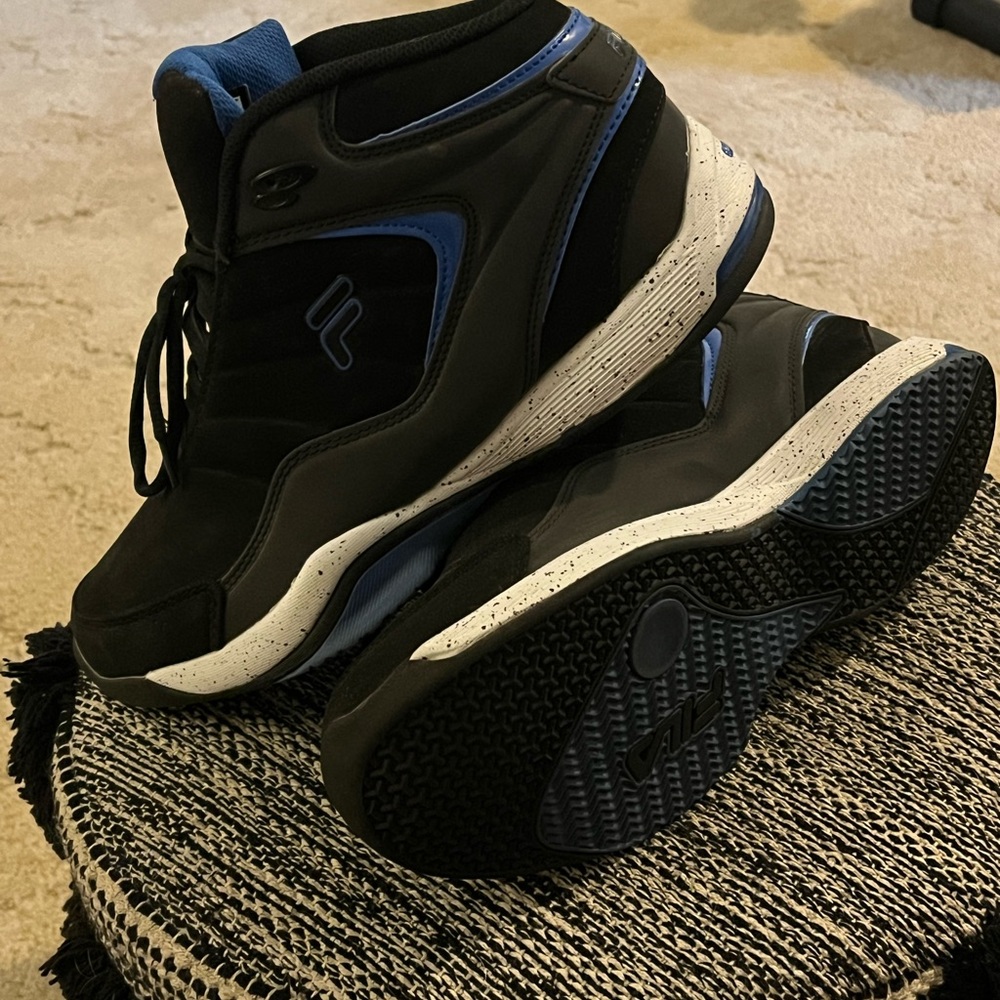 Fila Black and Blue Athletic Shoes with Modern Design